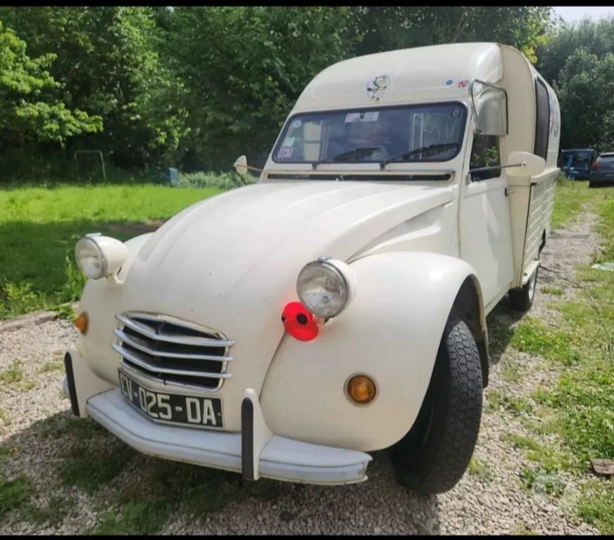Voiture de collection Oise Marseille en Beauvaisis - 60690 - Photos Vivastreet Citroën 2cv AK400
