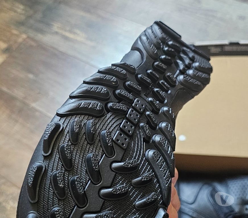 Chaussures Seine-et-Marne Othis - 77280 - Photos Vivastreet Chaussures d'intervension GSG9 neuves
