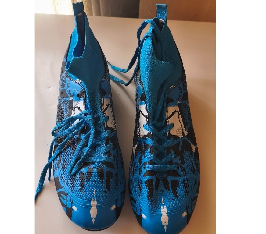 Chaussures Pas-de-Calais Henin Beaumont - 62110 - Photos Vivastreet moulet crampon foot neuves