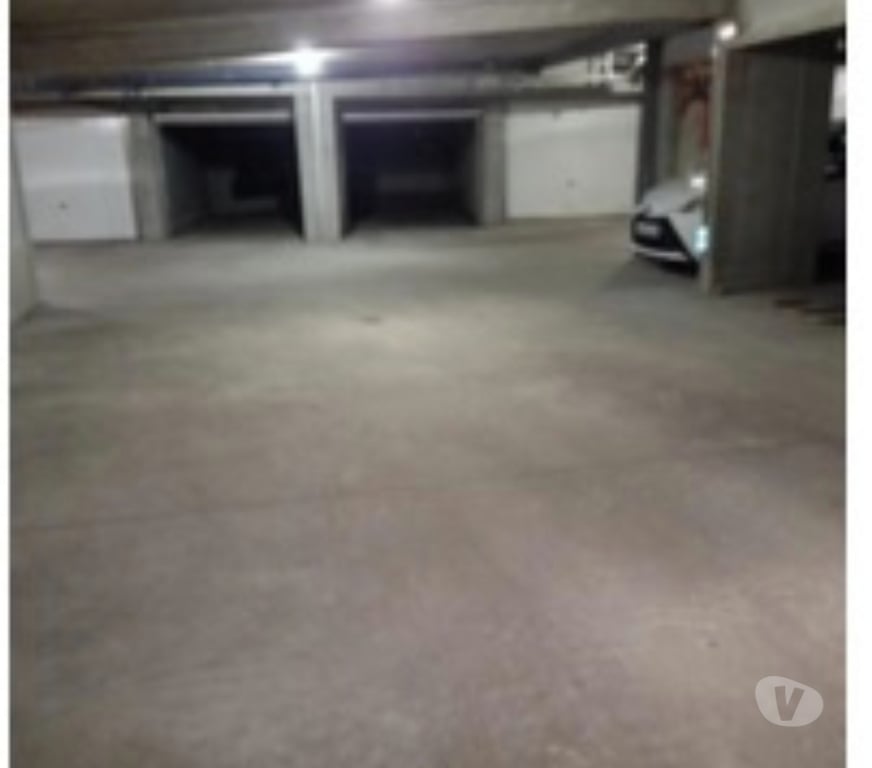 Parkings - Garages Bas-Rhin Strasbourg - Photos Vivastreet garage fermé sécurisé à louer à Strasbourg
