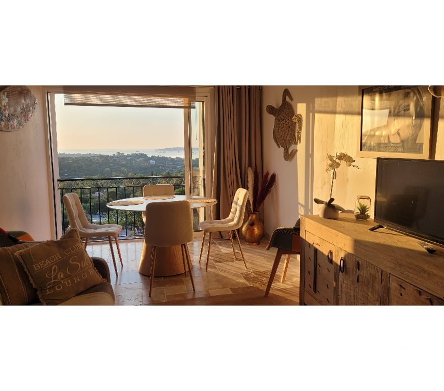 location saisonniere Var Grimaud - 83310 - Photos Vivastreet Appartement en Duplex climatisé 6pers Vue mer