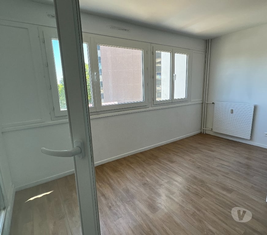 Location appartement Essonne Evry - 91000 - Photos Vivastreet Appartement 2 pièces non meublé