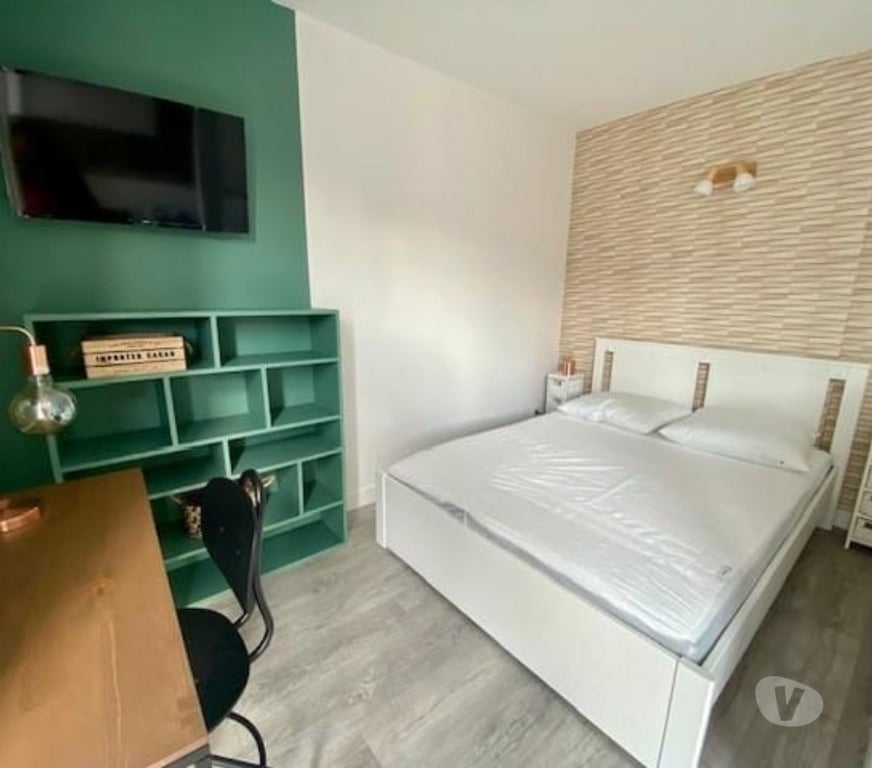 Appartement meublé Paris Paris 17ème ardt - 75017 - Photos Vivastreet Studio meublé de 35m² avec espace nuit séparé et balcon
