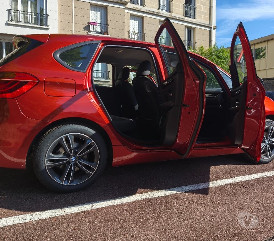 Voiture d'occasion Seine-Saint-Denis Montreuil - 93100 - Photos Vivastreet BMW Série 2(F45) LCI Active Tourer 218i