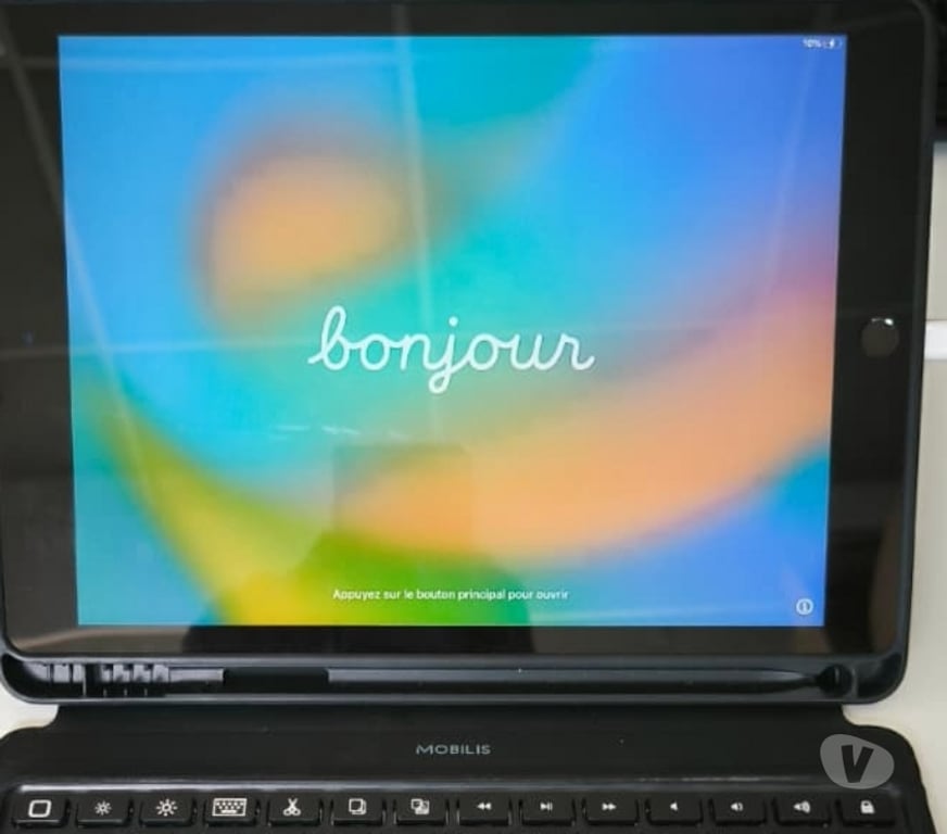 Informatique Ille-et-Vilaine Rennes - Photos Vivastreet iPad 9e génération + clavier
