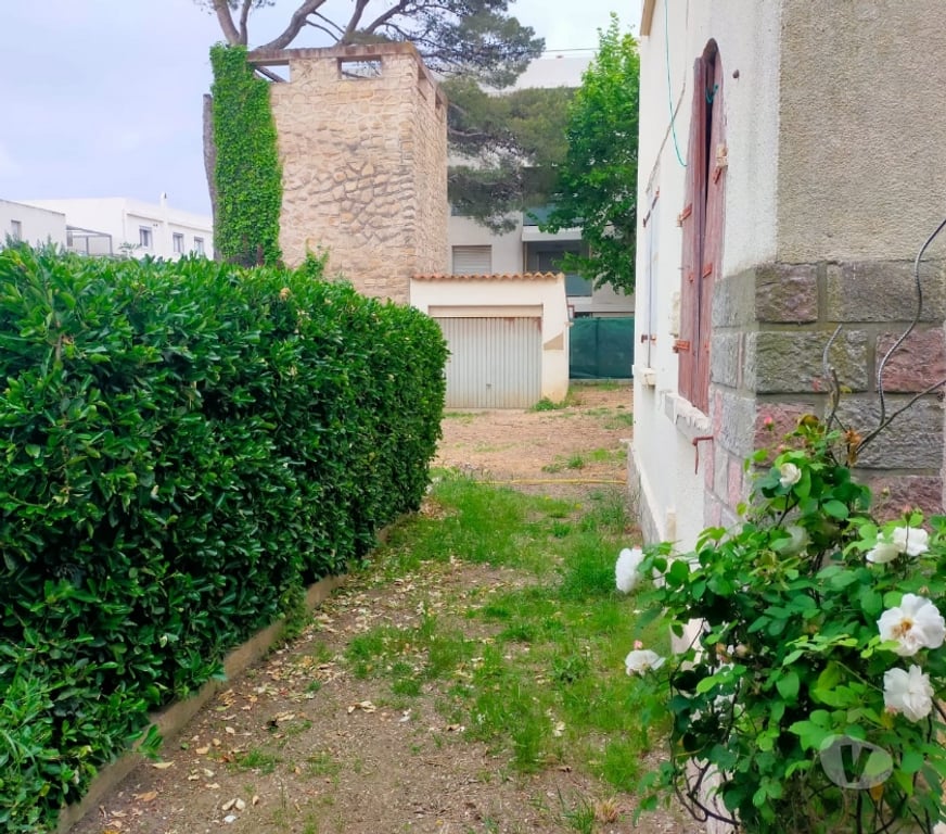 Vente Maison Bouches-du-Rhône La Ciotat - 13600 - Photos Vivastreet maison idéale pour deux familles ou faire du business