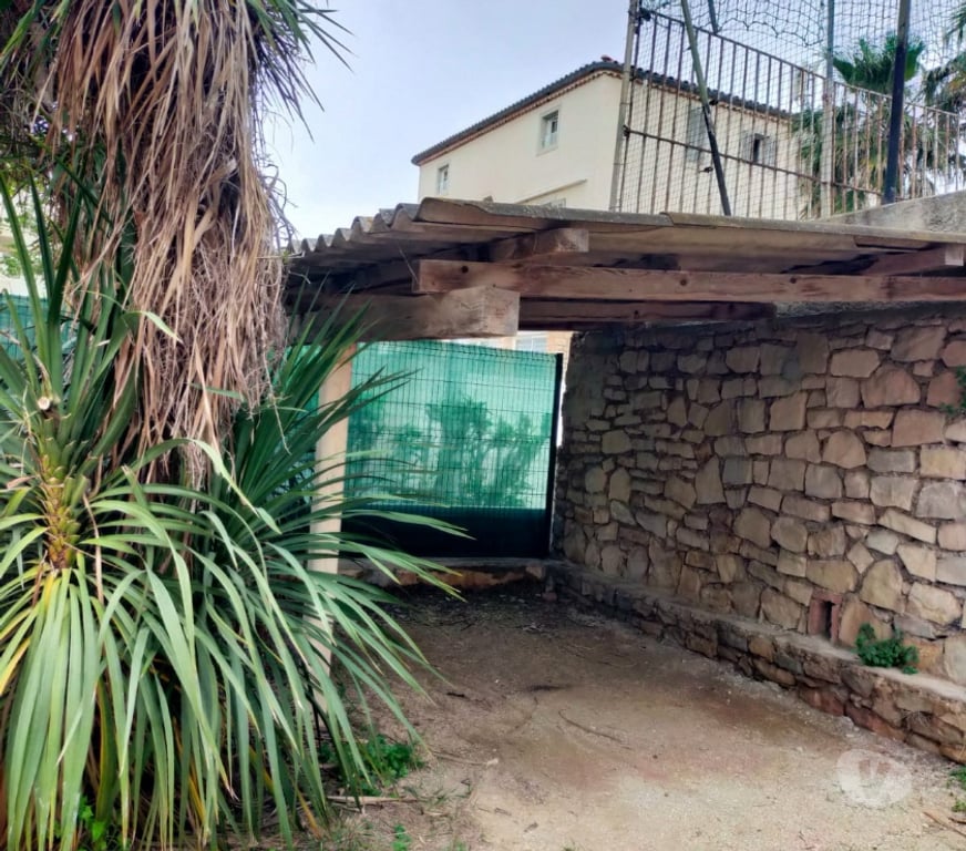 Vente Maison Bouches-du-Rhône La Ciotat - 13600 - Photos Vivastreet maison idéale pour deux familles ou faire du business