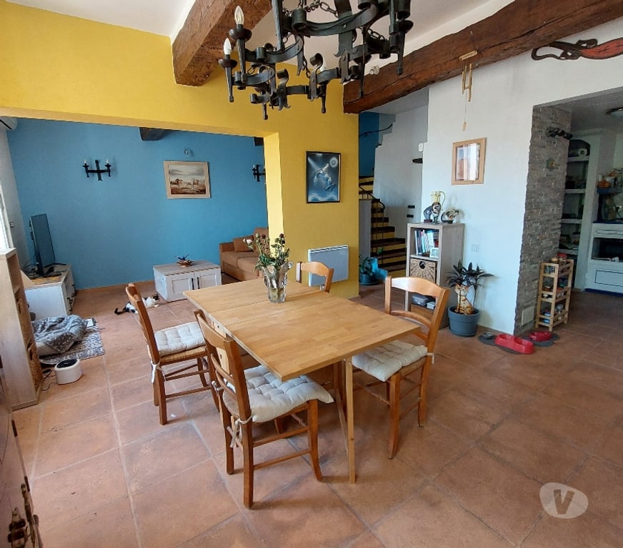 Vente Maison Var Carnoules - 83660 - Photos Vivastreet Maison de village avec terrasse couverte