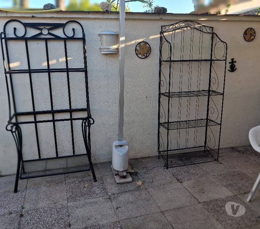  Hérault Vias - 34450 - Photos Vivastreet Vds deux étagères de jardin 1.80