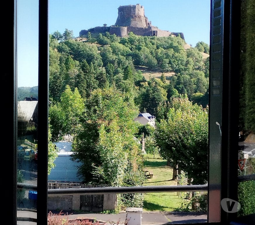 location saisonniere Puy-de-Dôme Murol - 63790 - Photos Vivastreet Location vacances Le Pavin à Murol - Massif central