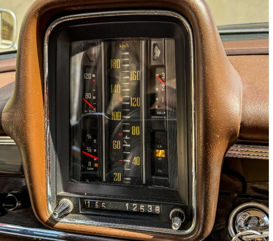 Voiture de collection Charente-Maritime La Rochelle - 17000 - Photos Vivastreet Mercedes 230 Heckflosse 1967 - 6 Cylindres - CG Collection