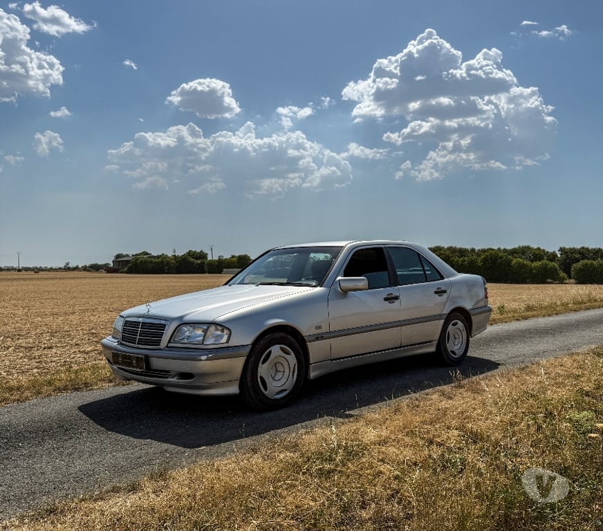 Voiture d'occasion Charente-Maritime La Rochelle - 17000 - Photos Vivastreet Mercedes Classe C 220 CDI 125ch