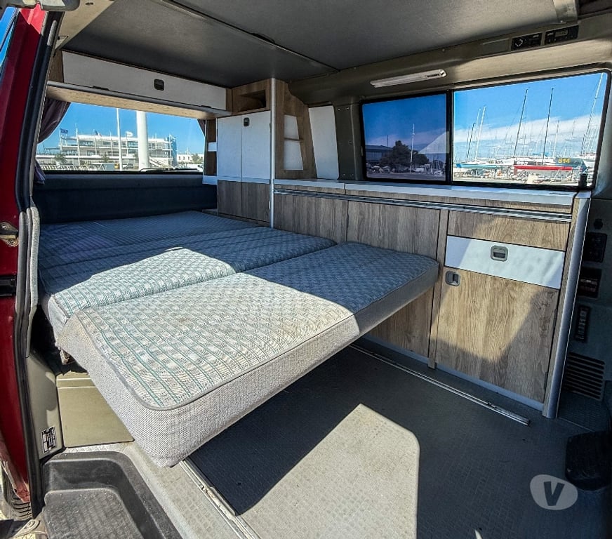 Camping car occasion Charente-Maritime La Rochelle - 17000 - Photos Vivastreet VOLKSWAGEN TRANSPORTEUR 4 WESTFALIA