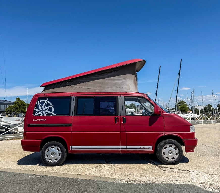 Camping car occasion Charente-Maritime La Rochelle - 17000 - Photos Vivastreet VOLKSWAGEN TRANSPORTEUR 4 WESTFALIA