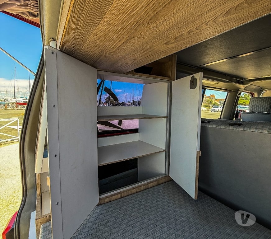 Camping car occasion Charente-Maritime La Rochelle - 17000 - Photos Vivastreet VOLKSWAGEN TRANSPORTEUR 4 WESTFALIA
