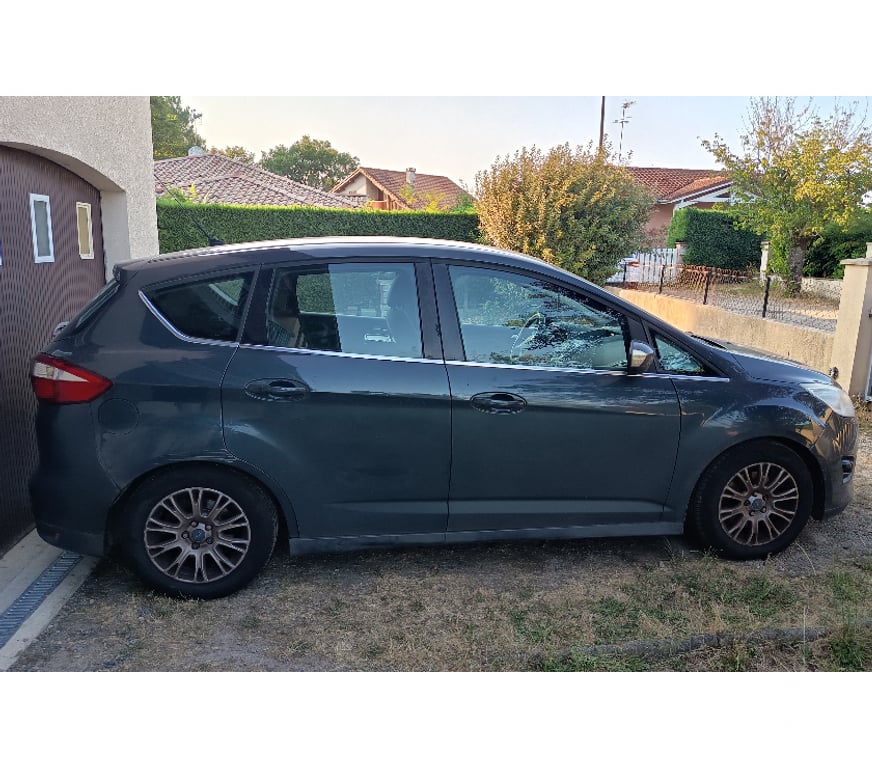Voiture d'occasion Landes Mont de Marsan - 40000 - Photos Vivastreet Ford C-MAX 2.0 TDCi 140 Powershift En état boîte auto HS