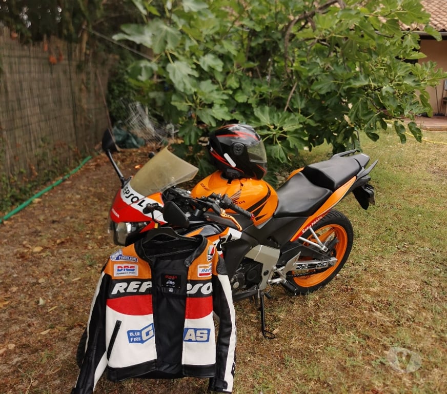 Moto d'occasion Gard Fournes - 30210 - Photos Vivastreet Honda CBR 125 R Repsol