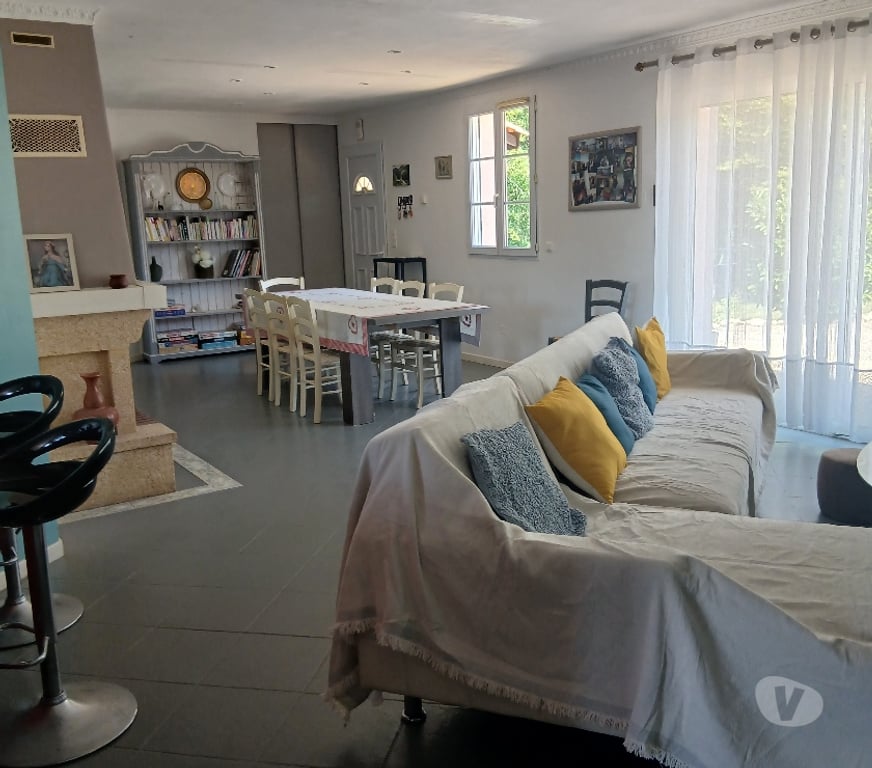 location saisonniere Dordogne La Chapelle Aubareil - 24290 - Photos Vivastreet Location de vacances 6 personnes avec piscine privée