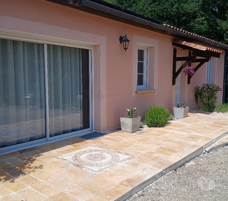 location saisonniere Dordogne La Chapelle Aubareil - 24290 - Photos Vivastreet Location de vacances 6 personnes avec piscine privée
