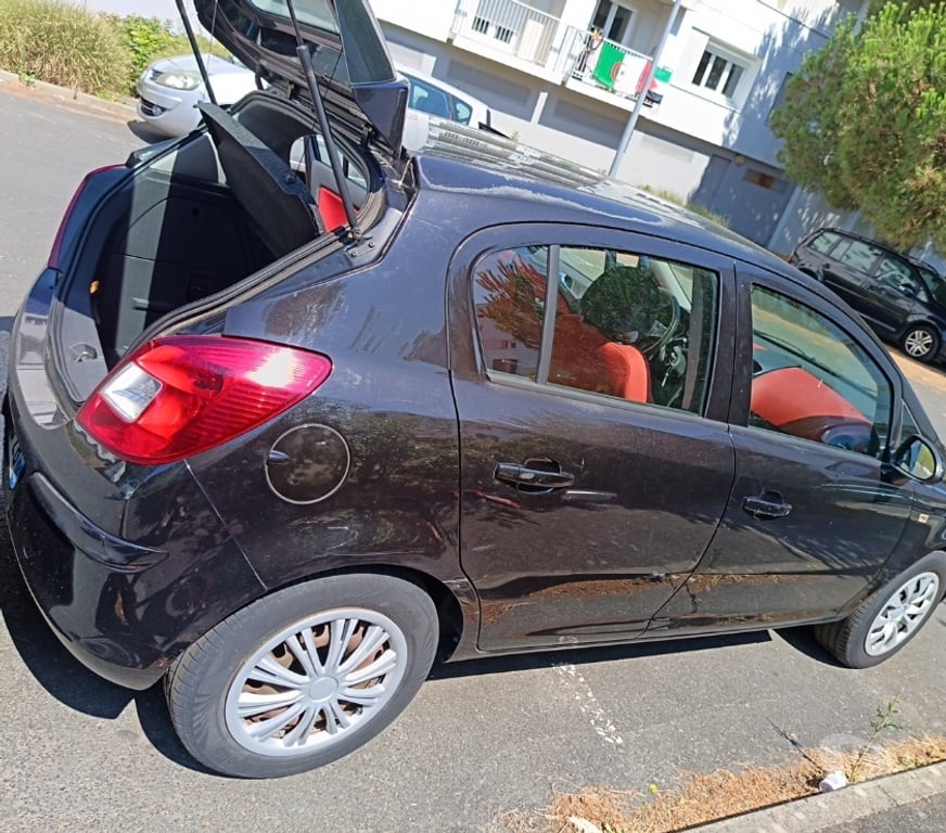 Voiture d'occasion Loire-Atlantique St Nazaire - 44600 - Photos Vivastreet Opel Corsa D 90ch aucun frais à faire