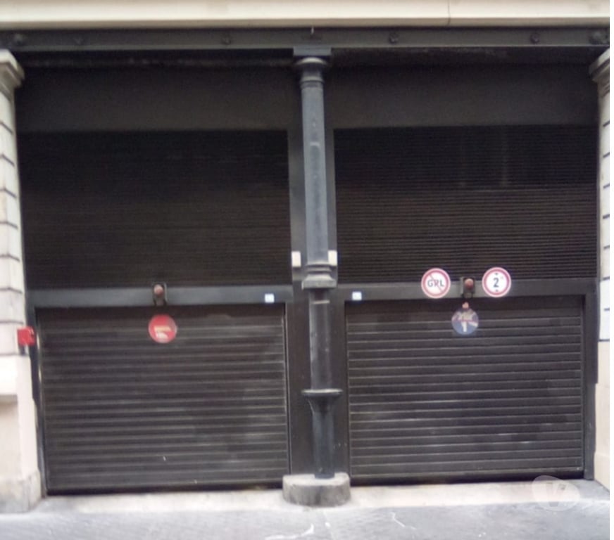 Parkings - Garages Paris Paris 10ème ardt - 75010 - Photos Vivastreet Location parking pour moto rue d'Enghien, Paris 10ème