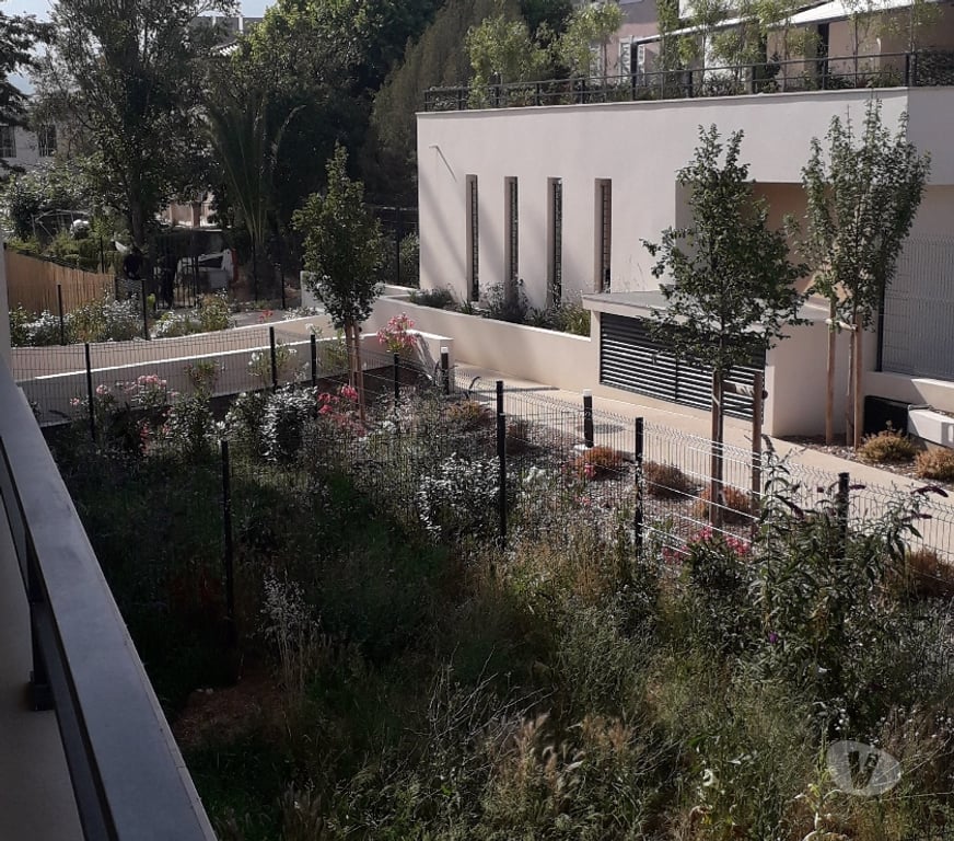 Location appartement Bouches-du-Rhône Aubagne - 13400 - Photos Vivastreet particulier loue T2, garage,+ moto residence sécurisée