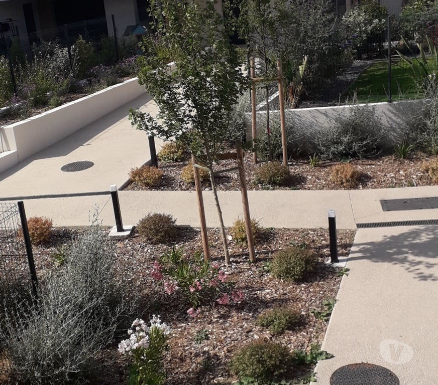 Location appartement Bouches-du-Rhône Aubagne - 13400 - Photos Vivastreet particulier loue T2, garage,+ moto residence sécurisée