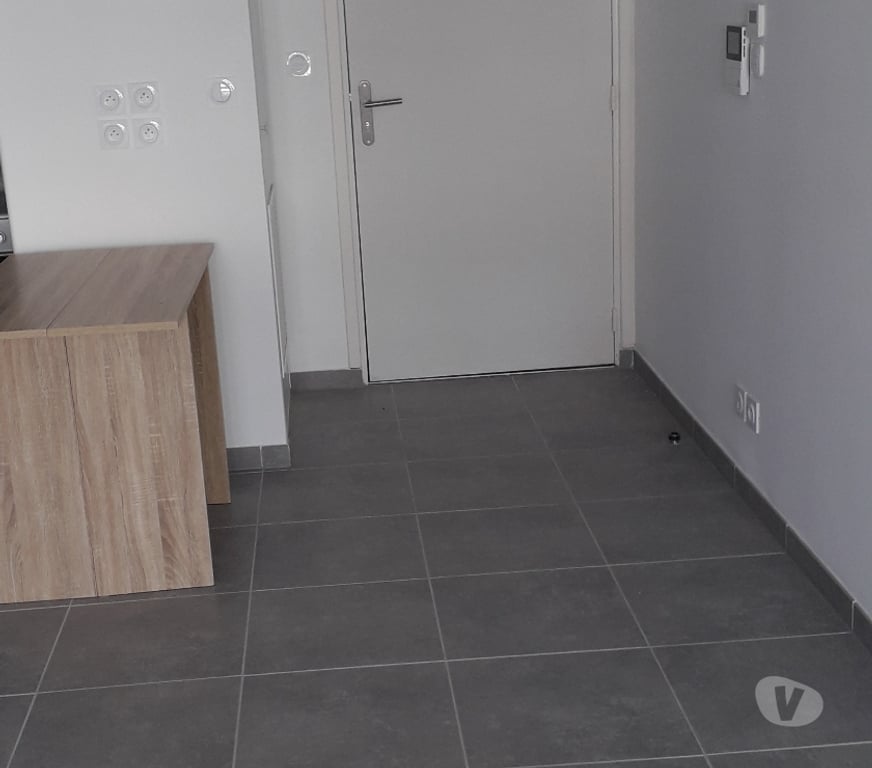 Location appartement Bouches-du-Rhône Aubagne - 13400 - Photos Vivastreet particulier loue T2, garage,+ moto residence sécurisée