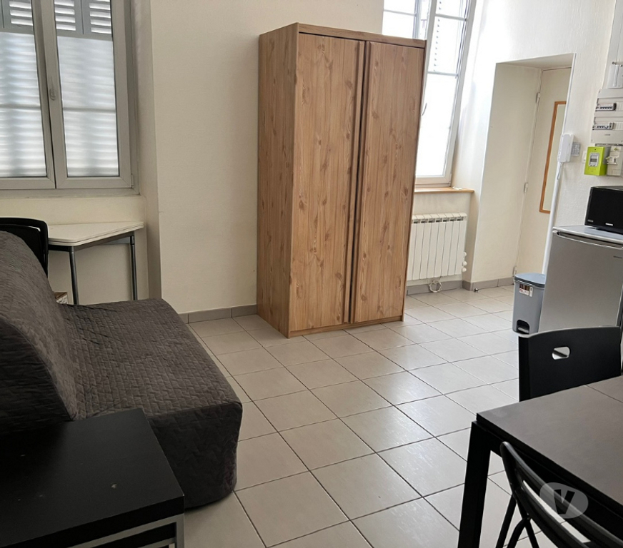 Appartement meublé Côte-d'Or Dijon - 21000 - Photos Vivastreet CARNOT THEATRE prox facs et CV T1 20m² meublé rénové