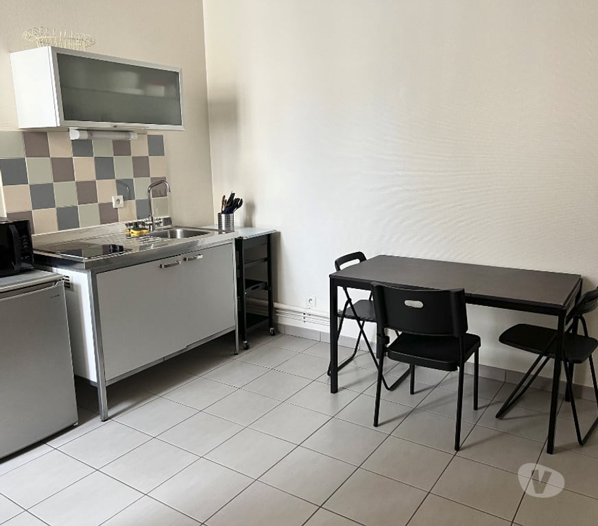 Appartement meublé Côte-d'Or Dijon - 21000 - Photos Vivastreet CARNOT THEATRE prox facs et CV T1 20m² meublé rénové