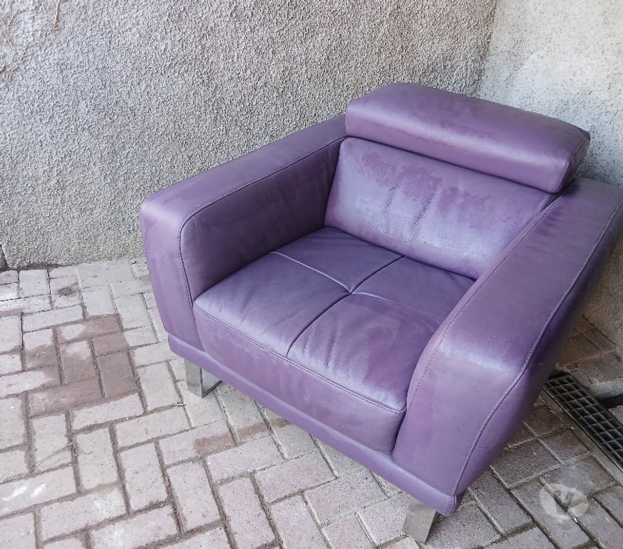 Ameublement & art de la table Bas-Rhin Oberhausbergen - 67205 - Photos Vivastreet VENDS FAUTEIL CUIR COULEUR AUBERGINE