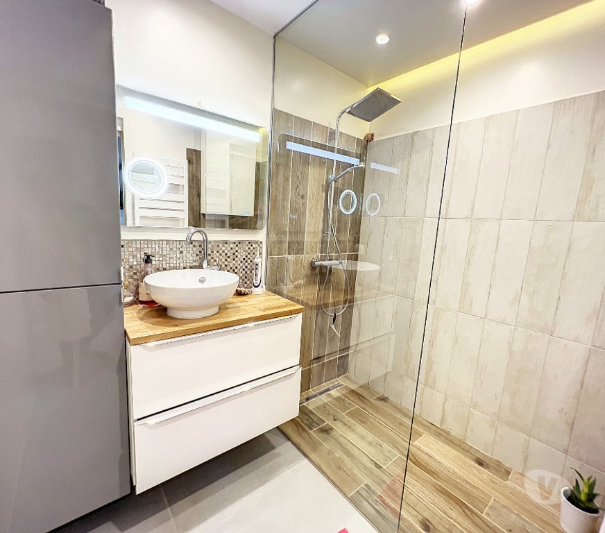 Location appartement Alpes-Maritimes Mougins - 06250 - Photos Vivastreet A LOUER APPART DUPLEX MOUGINS 70m² 3Pieces 2 chambres E