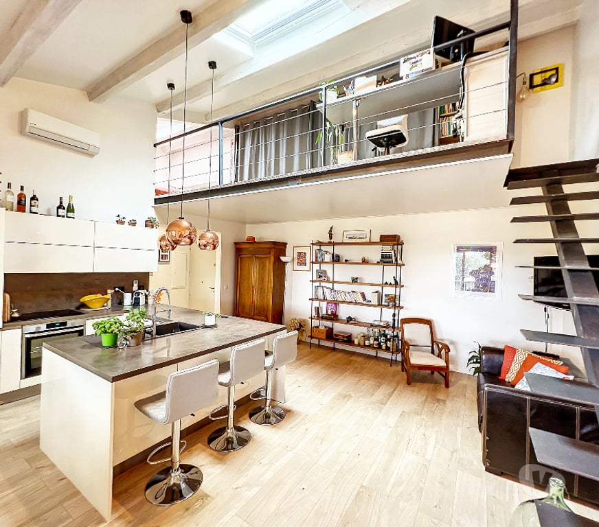 Location appartement Alpes-Maritimes Mougins - 06250 - Photos Vivastreet A LOUER APPART DUPLEX MOUGINS 70m² 3Pieces 2 chambres E
