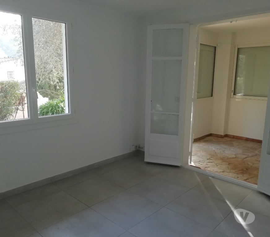 Location appartement Alpes-Maritimes Vallauris - 06220 - Photos Vivastreet appartement en rez de jardin ( bas de villa)