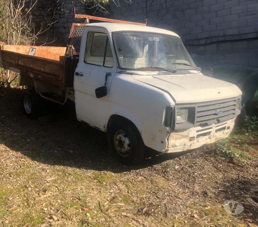 Voiture pour pièces Gard Ners - 30360 - Photos Vivastreet Camion benne ford transit de 1986 Diesel
