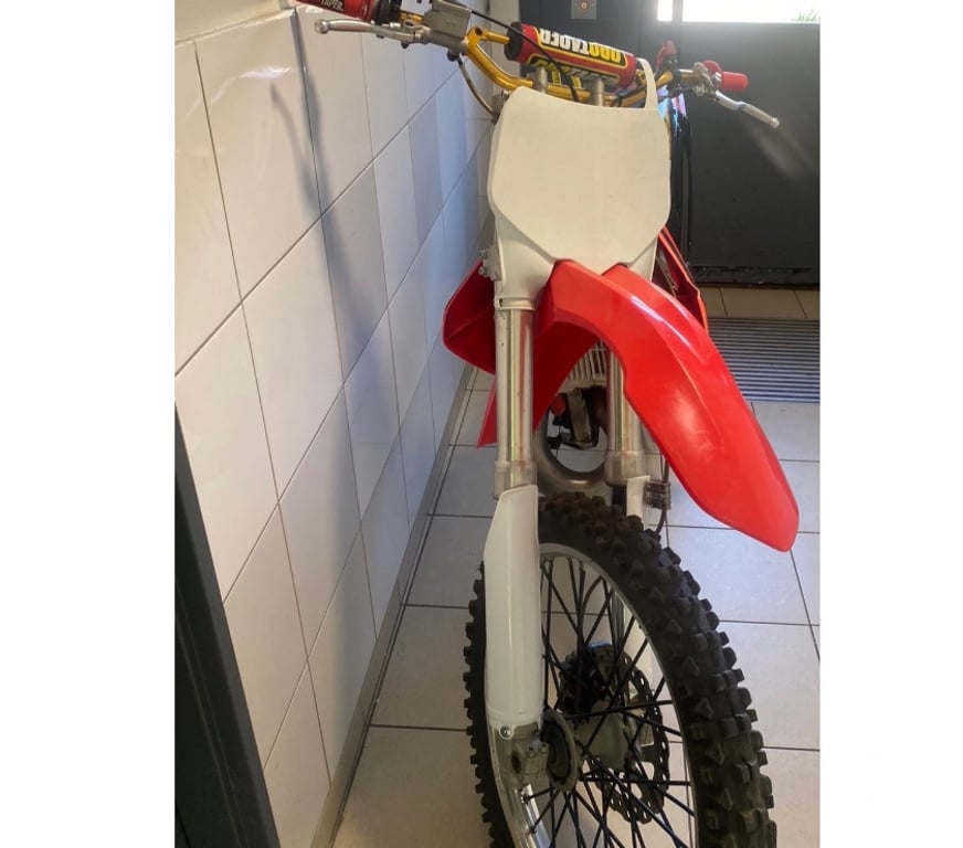 Moto d'occasion Hauts-de-Seine Villeneuve la Garenne - 92390 - Photos Vivastreet CR 125 Moto cross