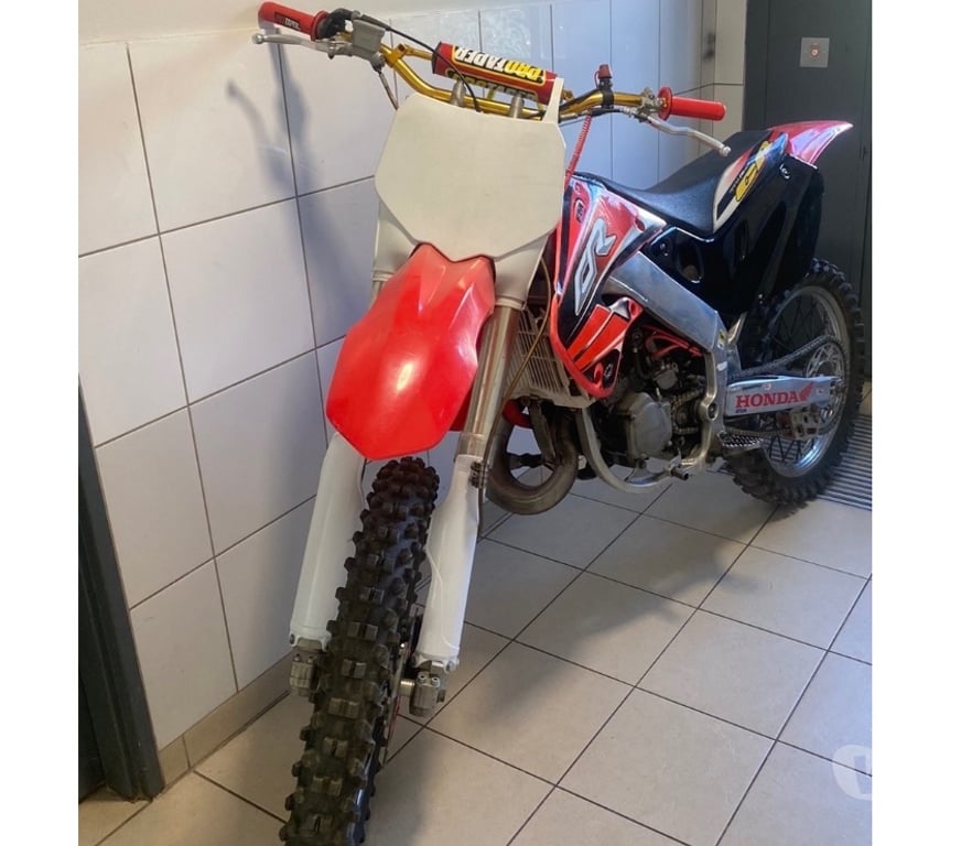 Moto d'occasion Hauts-de-Seine Villeneuve la Garenne - 92390 - Photos Vivastreet CR 125 Moto cross