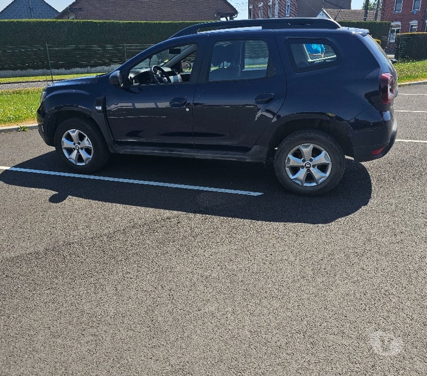 Voiture d'occasion Nord Jeumont - 59460 - Photos Vivastreet Dacia Duster II 4X2 confort bleu navy
