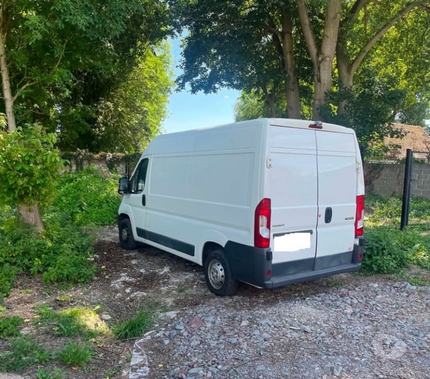 Véhicules commerciaux & utilitaires d'occasion Pas-de-Calais Arras - 62000 - Photos Vivastreet PEUGEOT Boxer III Phase 3 L2H2 2.0 Blue HDi 16V 130 cv