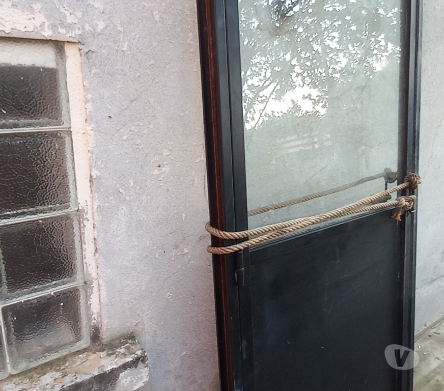  Var Pierrefeu du Var - 83390 - Photos Vivastreet PORTE ACIER VITRÉE