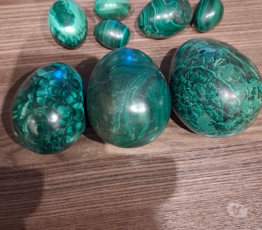 Décoration - art Var Hyeres - 83400 - Photos Vivastreet Lot 8 oeufs malachite naturel