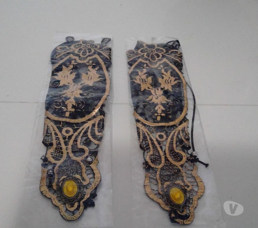 Accessoires - Bagagerie Paris Paris 4ème ardt - 75004 - Photos Vivastreet 11€ Gants Cosplay
