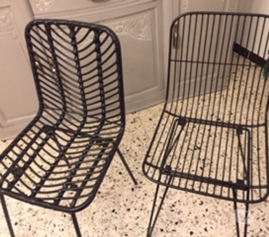 Ameublement & art de la table Vaucluse Vaison la Romaine - 84110 - Photos Vivastreet lot de 4 chaises noires