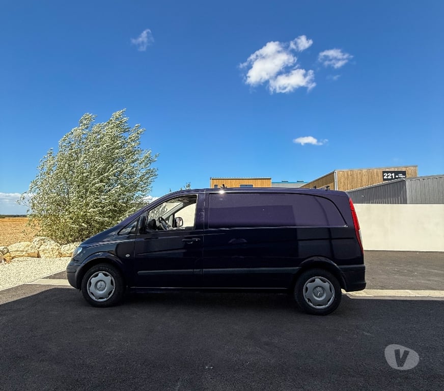 Voiture d'occasion Charente-Maritime La Rochelle - 17000 - Photos Vivastreet MERCEDES-BENZ VITO 109 CDI – KIT BOIS – ATTELAGE