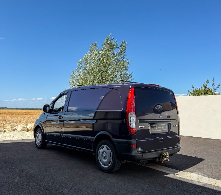 Voiture d'occasion Charente-Maritime La Rochelle - 17000 - Photos Vivastreet MERCEDES-BENZ VITO 109 CDI – KIT BOIS – ATTELAGE