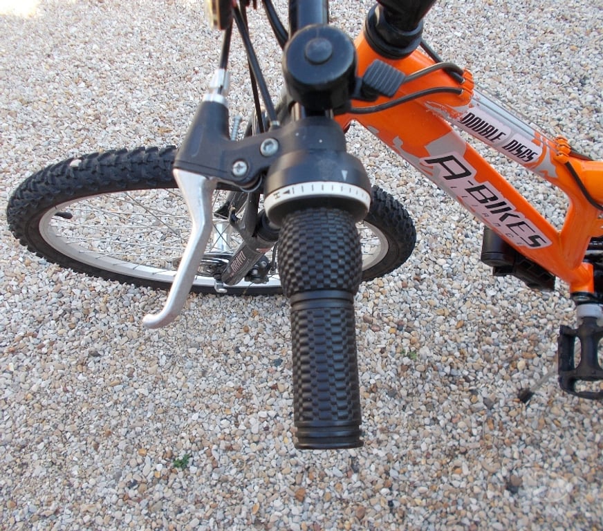 Matériel de sport Indre-et-Loire Neuilly le Brignon - 37160 - Photos Vivastreet velo vtt =vtc A -BIKES LLIANCE 2024 A DISQUES
