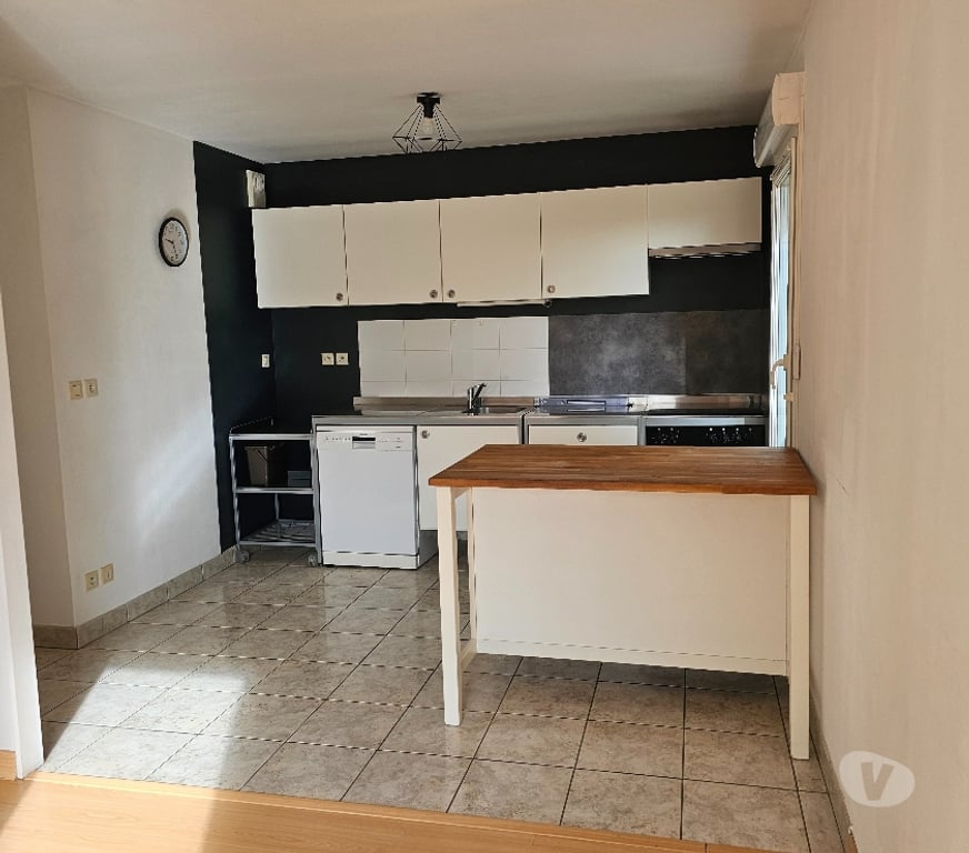 Location appartement Loire-Atlantique Reze - 44400 - Photos Vivastreet A louer Appartement T3