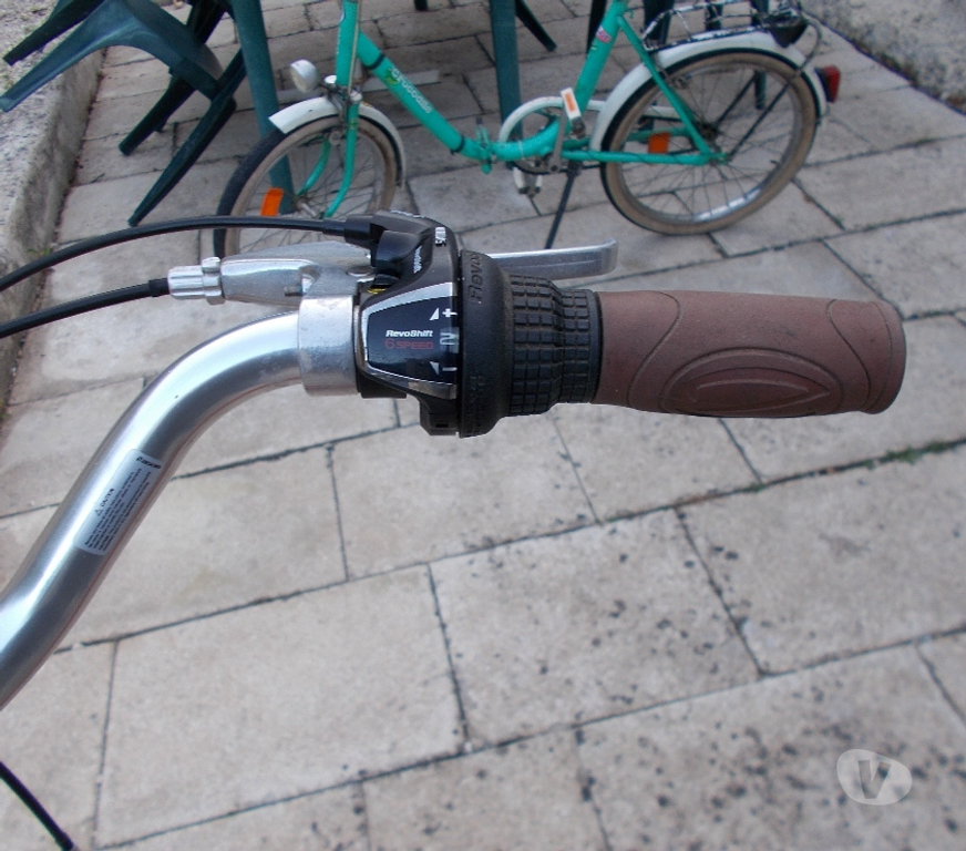 Matériel de sport Indre-et-Loire Neuilly le Brignon - 37160 - Photos Vivastreet vélo ville arcade cofee s6 2024