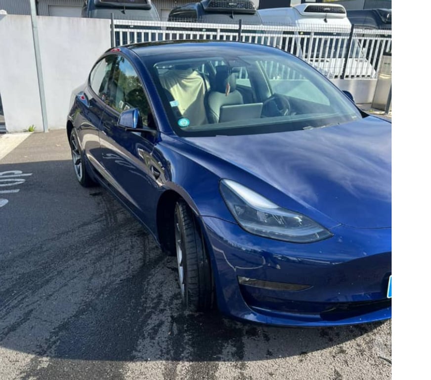 Voiture d'occasion Rhône Lyon - Photos Vivastreet Tesla model 3 75 000 kilomètres évolutifs