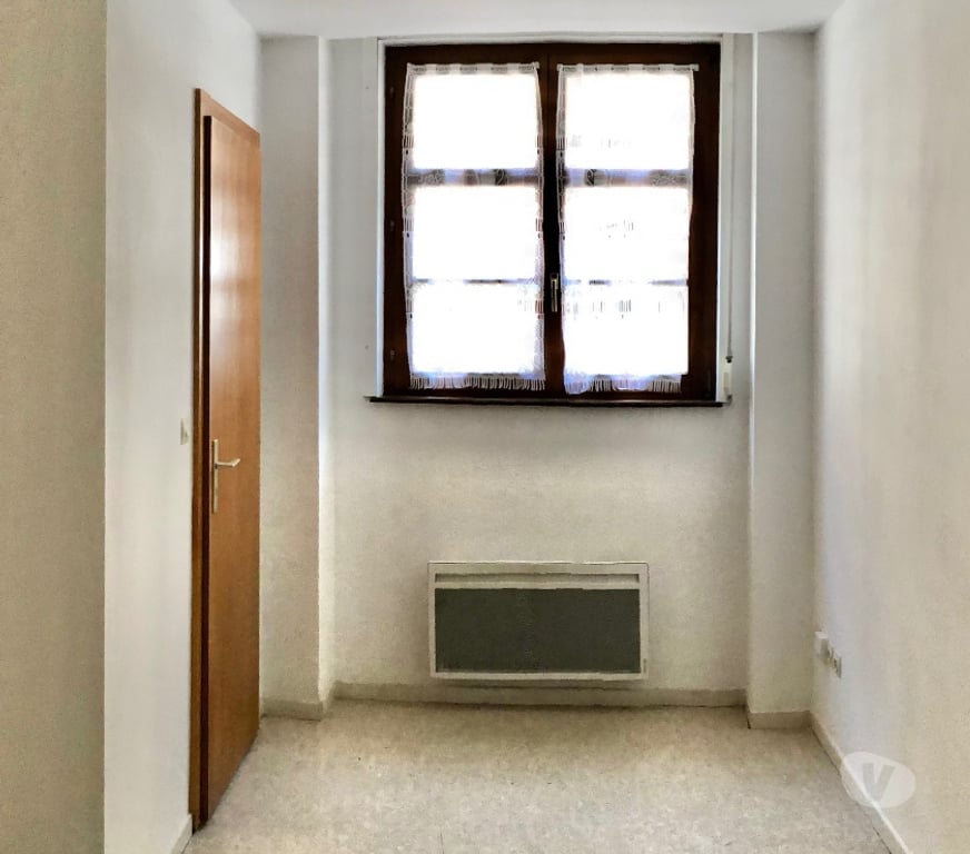 Location appartement Bas-Rhin Strasbourg - Photos Vivastreet Centre-ville Grand’rue 2P zone piétonne